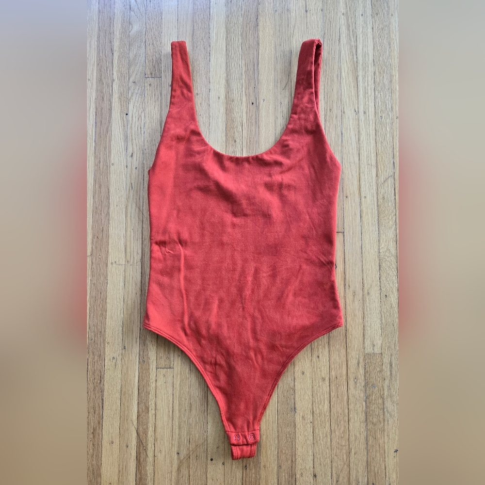Babaton Aritzia XS Bodysuit - Orange/Red